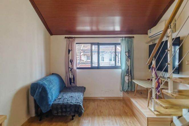 Cozy 1 br with good price next JiaoTong  University . easy walking to L 10/11 