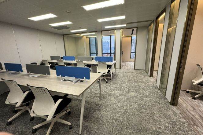 Fully Furnished Office nr the Bund & YuYuan Garden M10/14