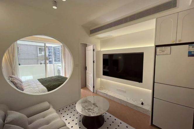 L2/11 Jiangsu rd   Cozy 1br with a nice balcony  /  Stairs / Bright / Modern/ Quiet 