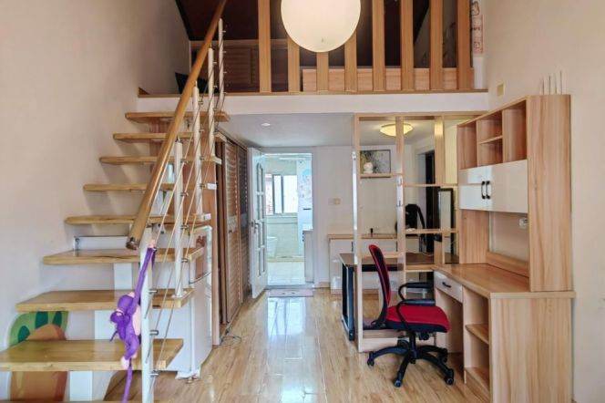 Cozy 1 br with good price next JiaoTong  University . easy walking to L 10/11 