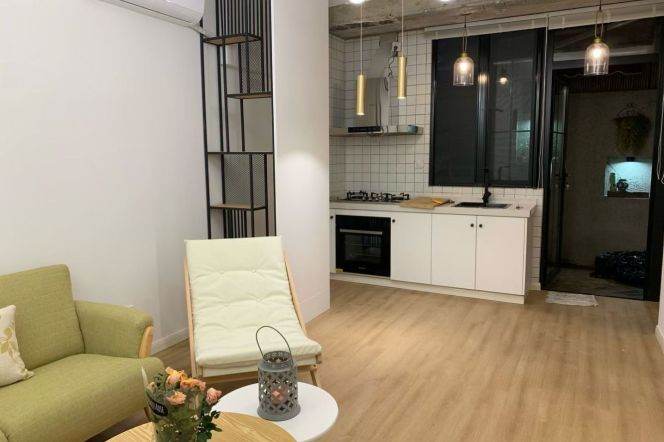 Big 2br/2bt garden house close to IAPM