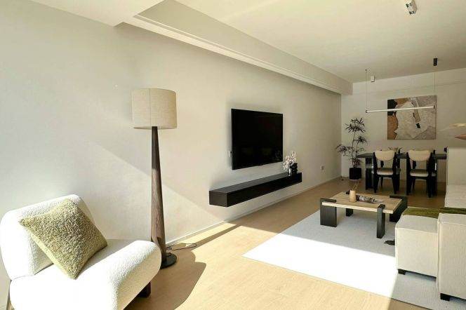 2br, river view. floor heating.,dryer,bath tub, dishwasher,17.5k