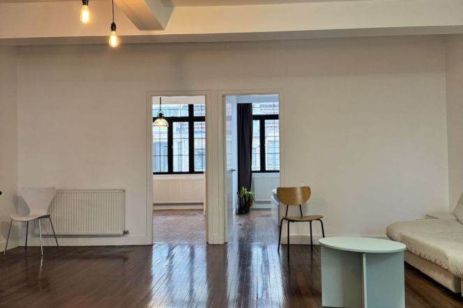 Lane house 2Br +Rooftop terrace  | Jing'an Temple metro L2&7  | Heating +many windows