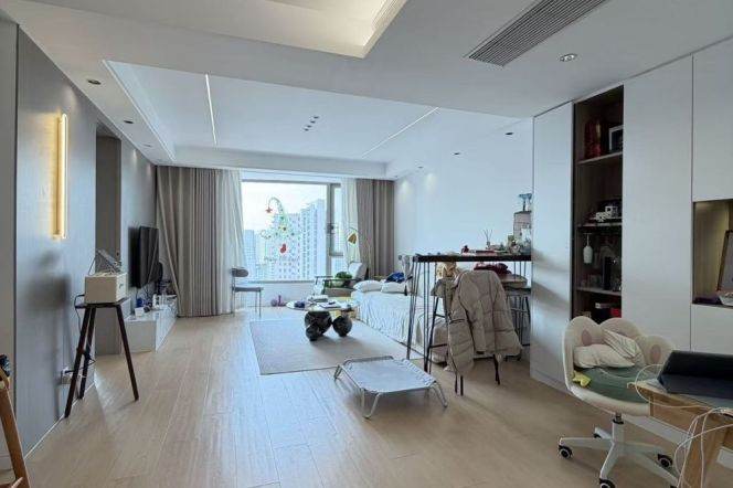 3 Brs, 2 Baths with Floor heating/Central ac/Oven/Dish washer, 150 sqm @ Yishan metro L9