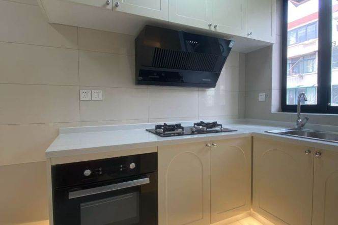 L13/15 Daduhe  Cozy 1br with elevator / Near Changfeng Park/ Bright / Modern/ Quiet 