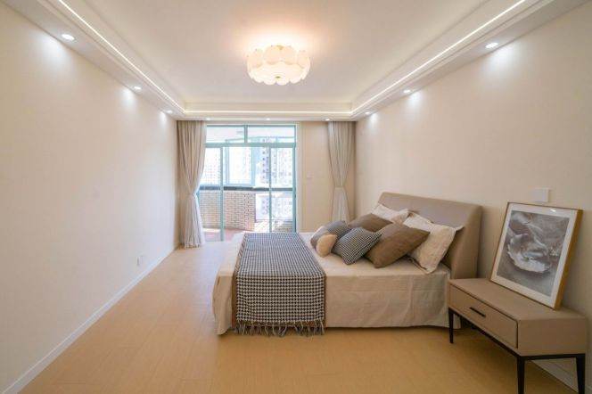 3 Brs, 2 Baths with Balcony, 140 sqm @ Hongkou Football Stadium L3&8