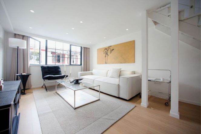 High ceiling 1br Nr iapm M1/10/12