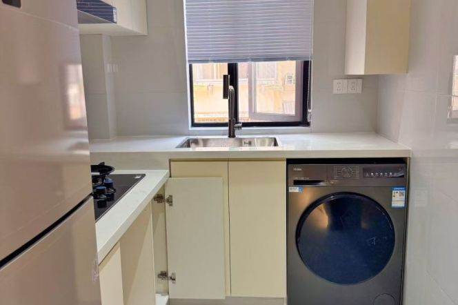 Brand-new one bedroom Apt+central AC+dryer+oven @ L2/3/4Zhongshan Park