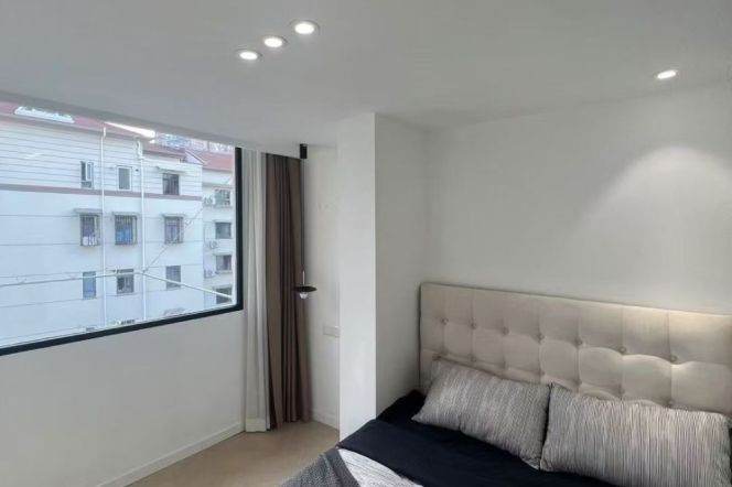 1bed@jiangsu rd.line2 5mins 江苏路一房