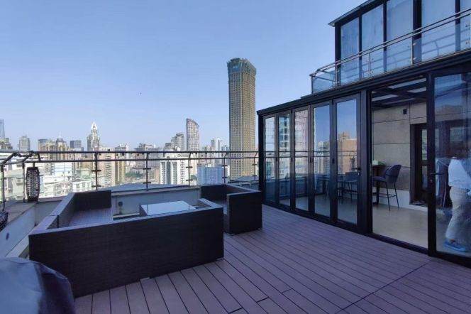Top floor@huge 1br with terrace near West Nanjing Road