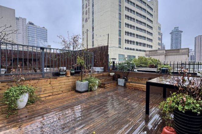 Lane house 2Br +Rooftop terrace  | Jing'an Temple metro L2&7  | Heating +many windows