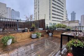 Lane house 2Br +Rooftop terrace  | Jing'an Temple metro L2&7  | Heating +many windows