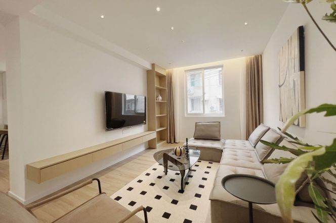 Delicate bright 1br and loushanguan road M2