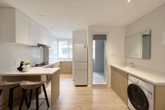 L2/15 Loushanguan rd   Cozy 1br All new / Bright / Modern/ Quiet / Stairs