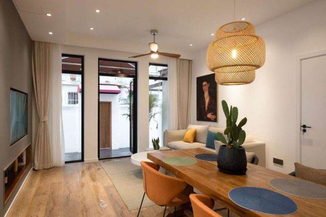 Zhaojiabang Rd Station 2Br/2Bath with Yard Line7/9