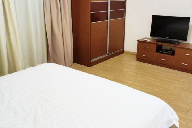  Spaciou 3br with Balcony nr Shanghai Library Line 10&11 