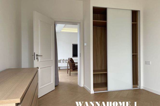 Large Open Balcony+Spacious&Really Bright 3Brs 2Baths Apt+Jing An Temple+Great Compound