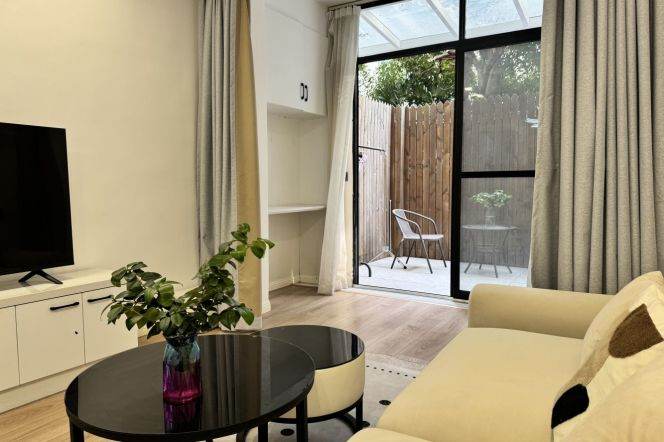 Spacious 1Br + yard | Zhongshan Park Metro L2/3/4 | Suzhou creek 7.2K