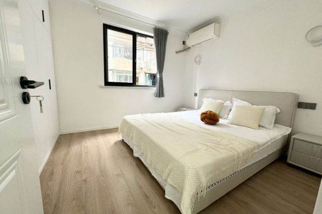 1 bed@zhongshan park cozy new bright