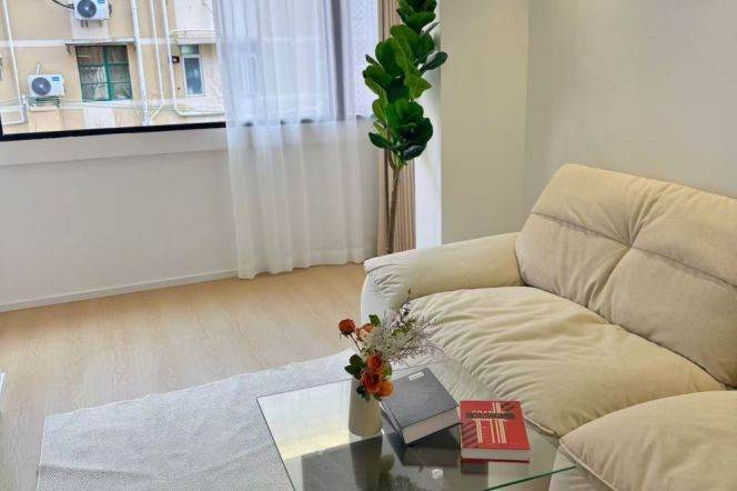 Brand-new one bedroom Apt+central AC+dryer+oven @ L2/3/4Zhongshan Park