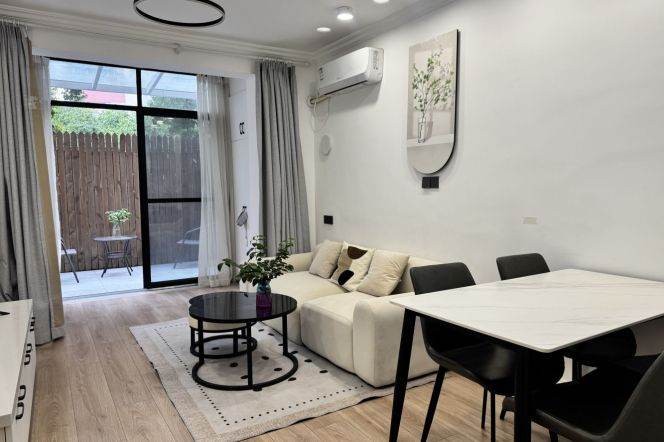 Spacious 1Br + yard | Zhongshan Park Metro L2/3/4 | Suzhou creek 7.2K