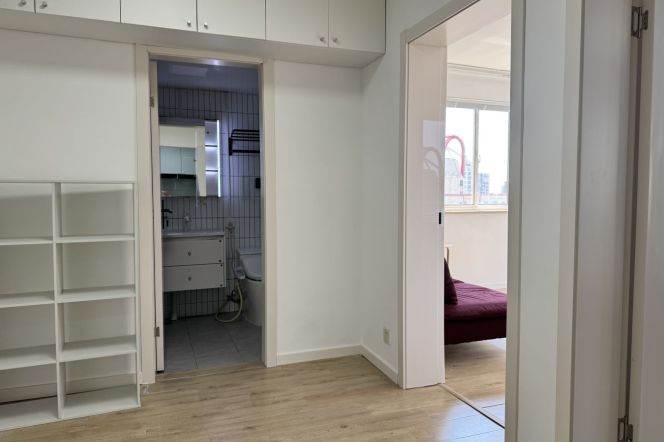 Modern 1Br apt + balcony | West Yan'an rd Metro L3&4 | 31F Good view 8.8K