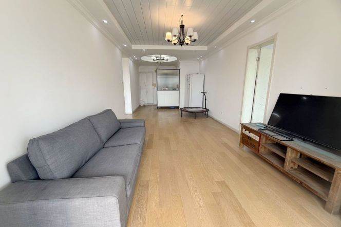 Valuable Mandarin City 3BR with Balcony/Floorheating 11K  
