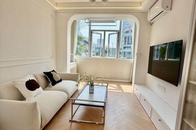 0 step Zhongshan Park Metro L2/3/4 | Sunny 1Br 60Sqm | 8.4K