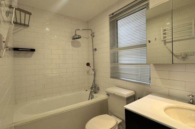 Bright &Charming&Modern 2Br-2bath flat / Palace Court / South Shanxi rd & IAPM