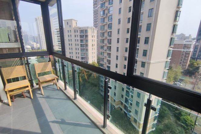 High-rise 2br/2bt Flat in Xujiahui