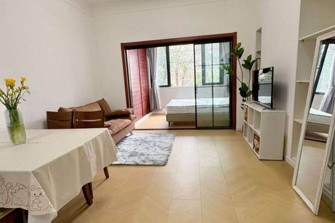  Comfy 1br old apt @Changning L2/3/4/11