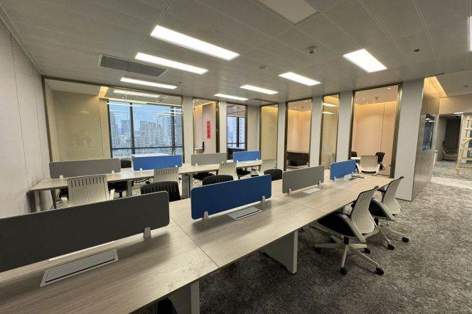 Fully Furnished Office nr the Bund & YuYuan Garden M10/14