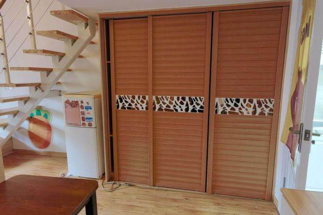 Cozy 1 br with good price next JiaoTong  University . easy walking to L 10/11 