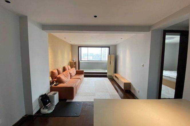 High-rise 2br Flat in Hengshan Road
