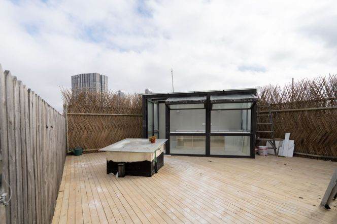 Good lighting 1br with terrace near Xintiandi