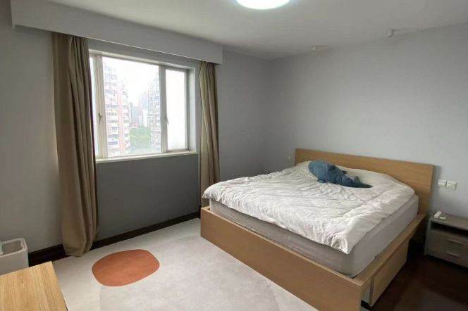 High-rise 2br Flat in Hengshan Road