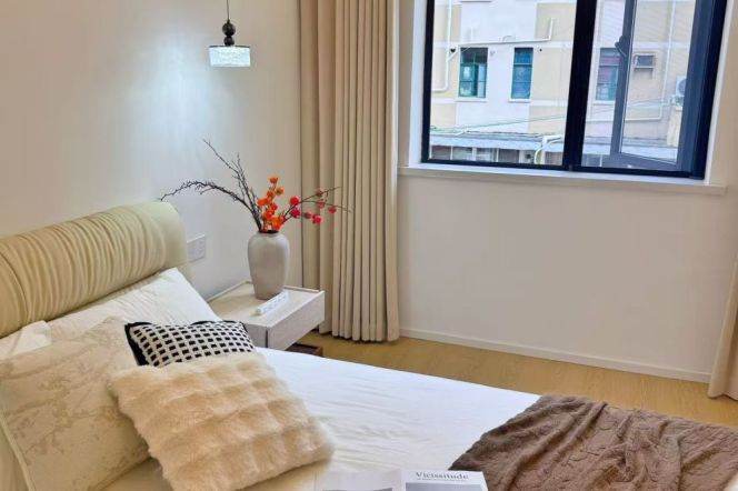 Brand-new one bedroom Apt+central AC+dryer+oven @ L2/3/4Zhongshan Park