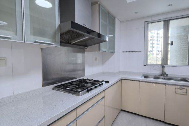 One Park Avenue，The most cost-effective 3-brs apartment in the community, with a free clubhouse.