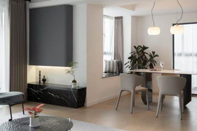 2 Brs, 3 Baths with Open Balcony/Floor Heating/Central ac/Oven, 130 sqm @ Lujiabang metro L8&9