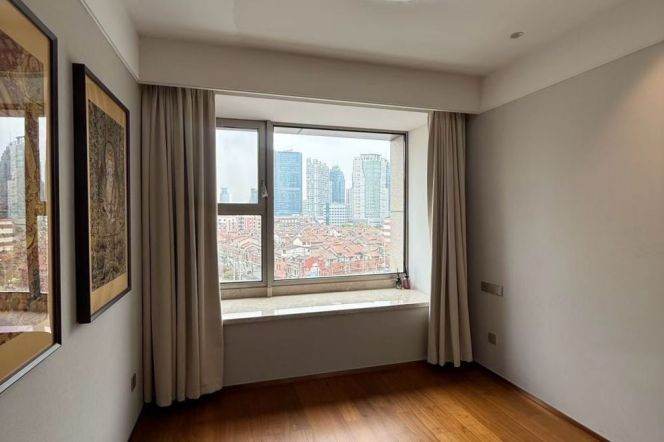 3 Brs, 2 Baths with Floor heating/Oven/Balcony, 150 sqm @ Yuyuan Garden L10
