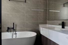 L 10/11  Transportation Metro Station, 160 sqm, large 3-brs with underfloor heating