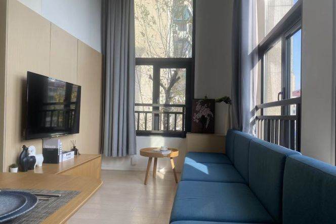 1 Loft in old Xu'hui area near line 9/12 Jia'shan Rd can long and short term lease