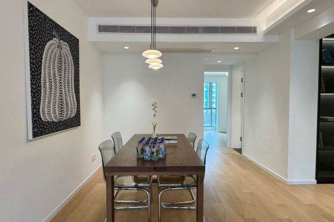 Changping Rd metro/3br2bt/central AC/floor heat/free club/outdoor balcony/tennis court