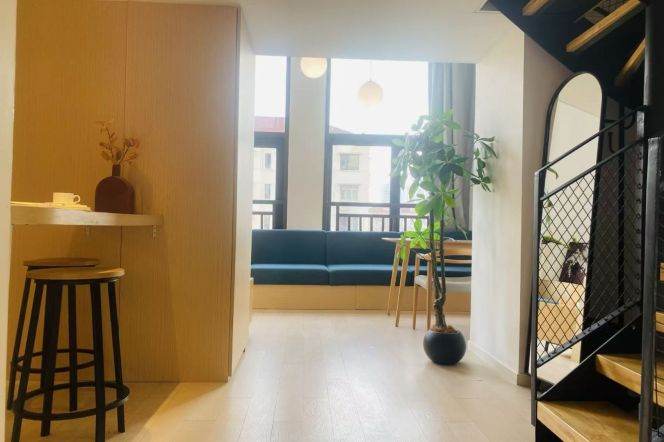 1 Loft in old Xu'hui area near line 9/12 Jia'shan Rd can long and short term lease