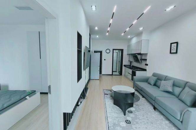 changping rd elevator 1BR/big living room@L7