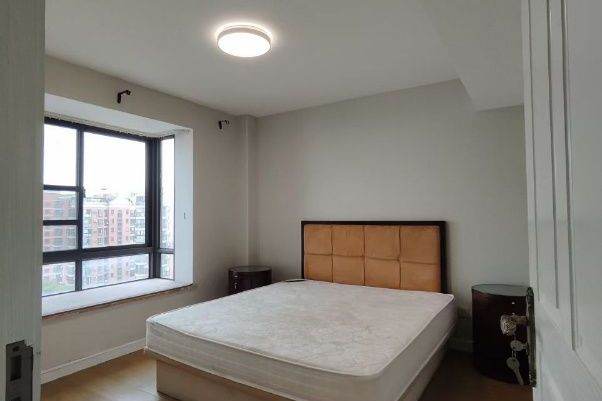 line9 hechuan rd. station2beds1bath big terrace