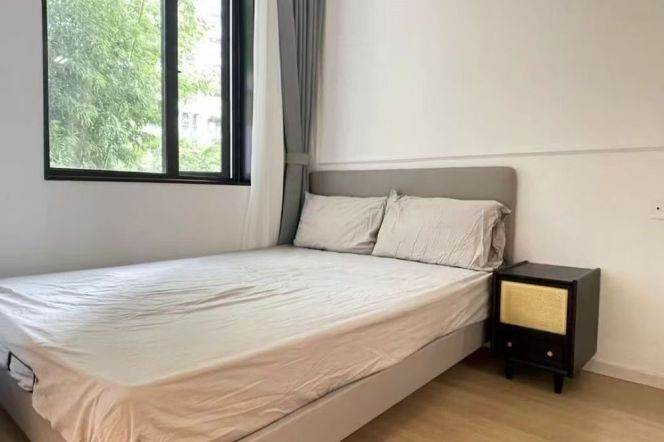 Jiangsu rd 1BR apartment with balcony
