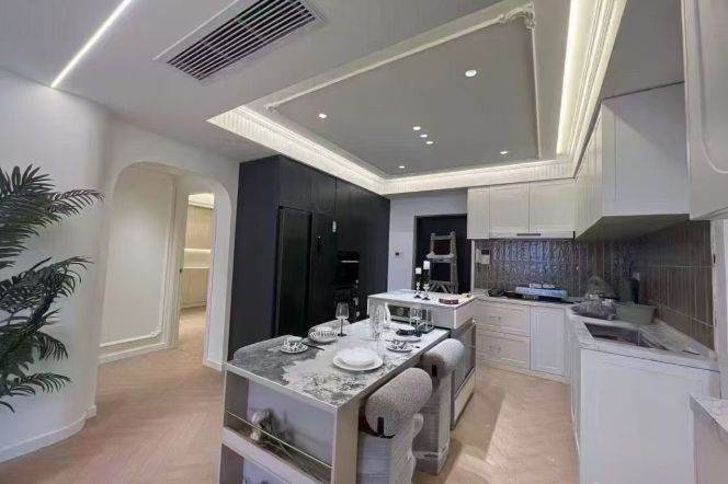 Jiaozhou rd/Changshou rd floor heating 3brs apt wt walk in closet;L7/13