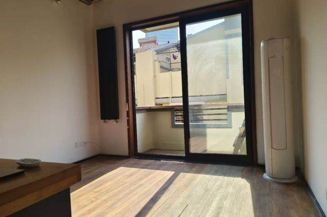 Changshu rd 1BR with balcony and terrace