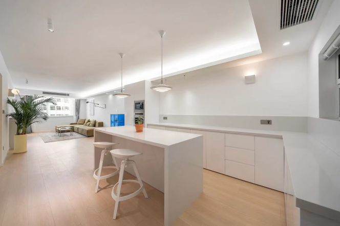 1 Big Br with Open Balcony/Central ac/Floor heating, 110 sqm @ Dapuqiao station L9